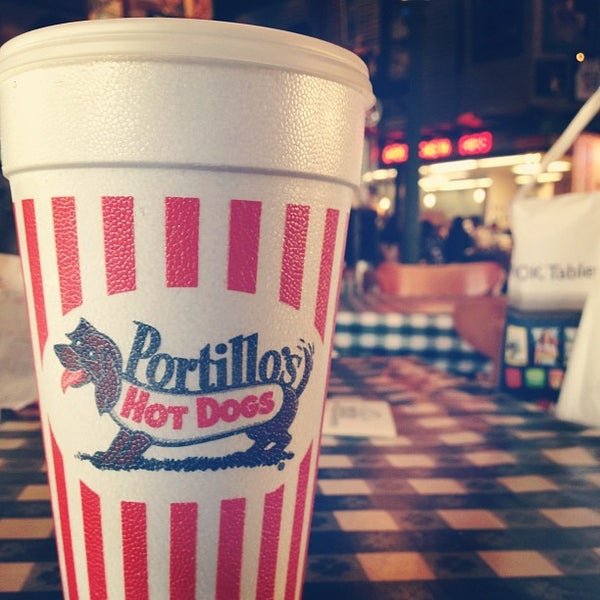 Photo taken at Portillo&#39;s by Vanesa R. on 4/28/2013