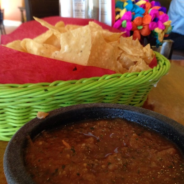 3/14/2014 tarihinde Gina D.ziyaretçi tarafından La Cocina Mexican Grill &amp; Bar'de çekilen fotoğraf