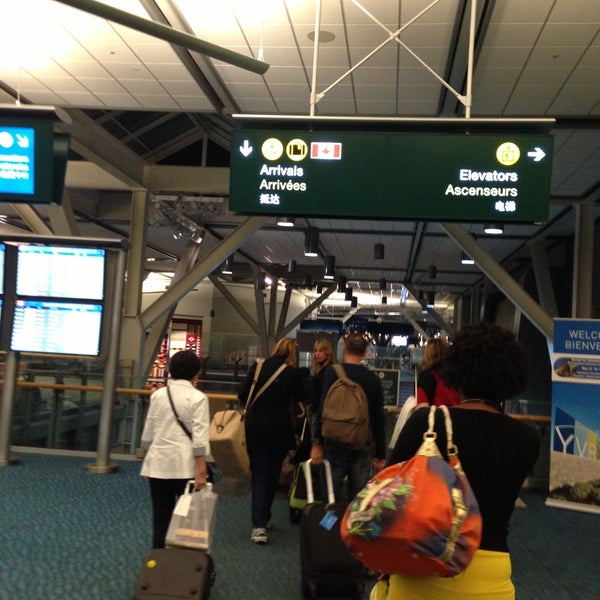 5/23/2013 tarihinde Saher L.ziyaretçi tarafından Vancouver International Airport (YVR)'de çekilen fotoğraf