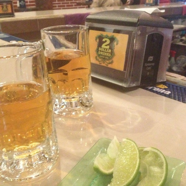 8/8/2013에 Rhippie A.님이 2 Dollar Drinks Bar에서 찍은 사진