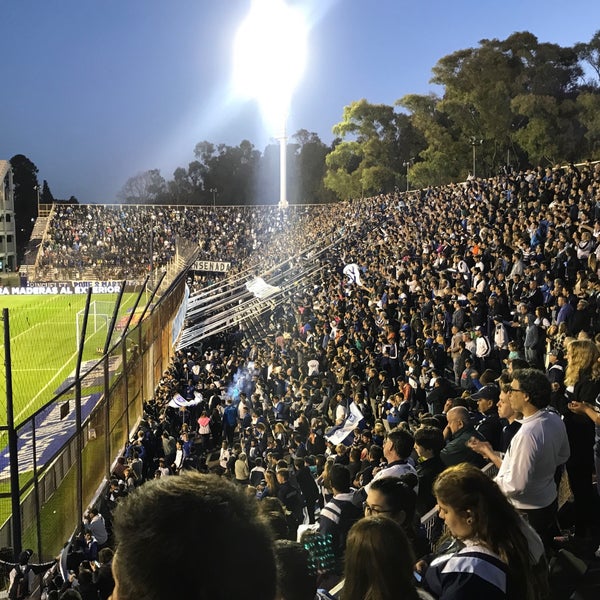 Снимок сделан в Estadio Juan Carmelo Zerillo (Club de Gimnasia y Esgrima de La Plata) пользователем Chivy ✨. 9/18/2017