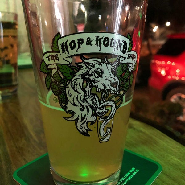 Foto diambil di The Hop and Hound oleh TJ B. pada 3/24/2019