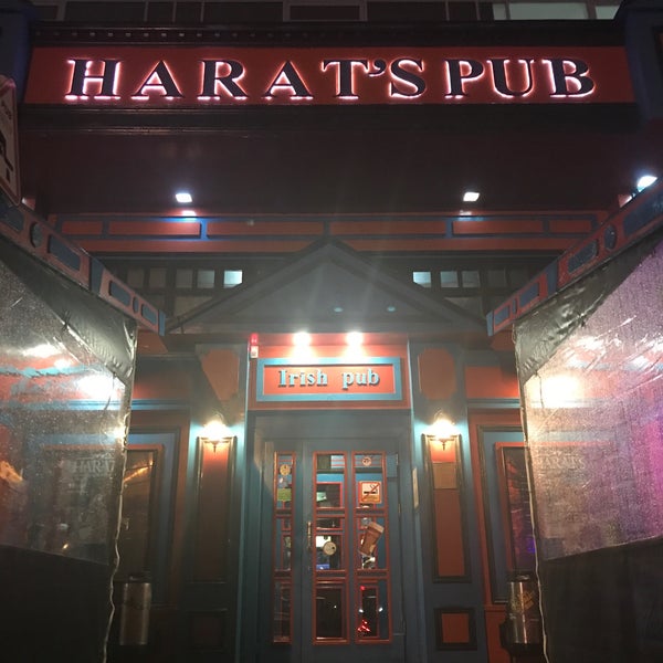 Das Foto wurde bei Harat&#39;s Pub von Artem A. am 11/15/2017 aufgenommen