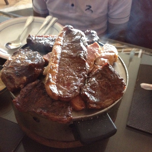 5/18/2014 tarihinde Vick M.ziyaretçi tarafından Restaurante Estaleiro North'de çekilen fotoğraf