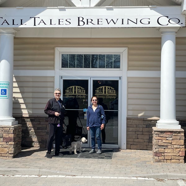 4/3/2022 tarihinde Derek R S.ziyaretçi tarafından Tall Tales Brewery And Pub'de çekilen fotoğraf