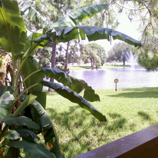 Foto diambil di Clarion Inn Lake Buena Vista oleh Eric B. pada 6/16/2012