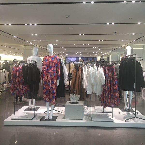 Zara Clothing Store in Los Angeles