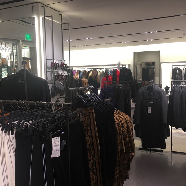Zara Clothing Store in Los Angeles
