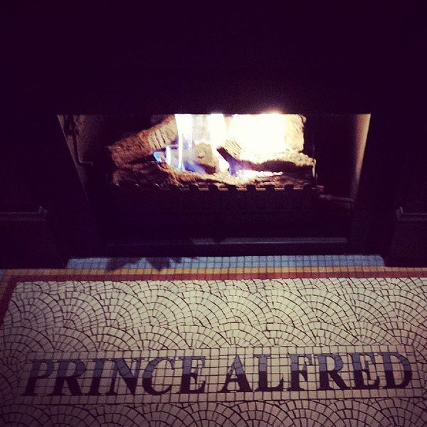 Foto scattata a Prince Alfred Hotel da Sharon K. il 5/29/2013