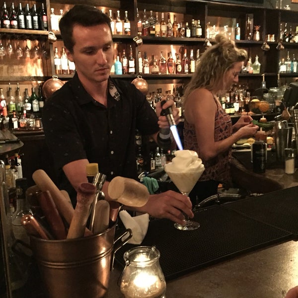 7/24/2016にShay T.がCU29 Cocktail Barで撮った写真