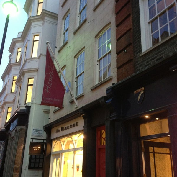 11/14/2013에 Shay T.님이 Handel &amp; Hendrix in London에서 찍은 사진