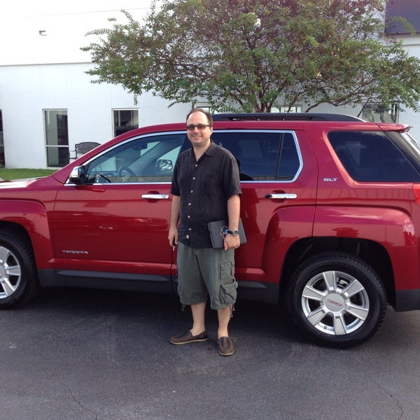 Rivard Buick GMC Car Dealership in Tampa