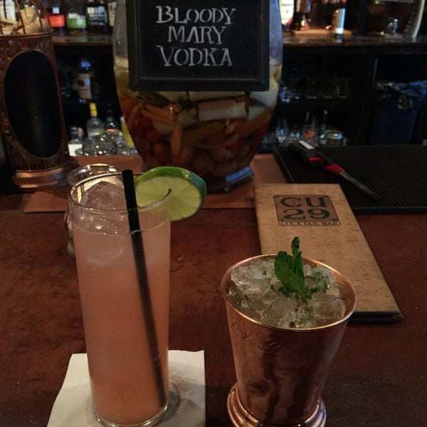 7/9/2016 tarihinde Shay T.ziyaretçi tarafından CU29 Cocktail Bar'de çekilen fotoğraf