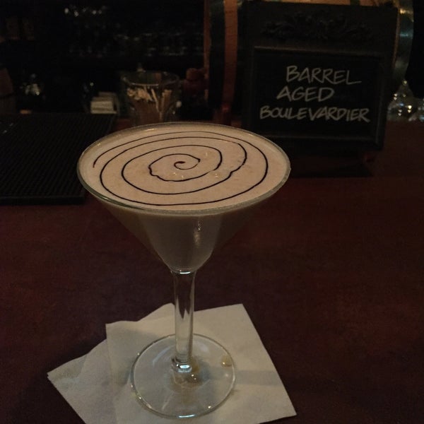 11/14/2015にShay T.がCU29 Cocktail Barで撮った写真