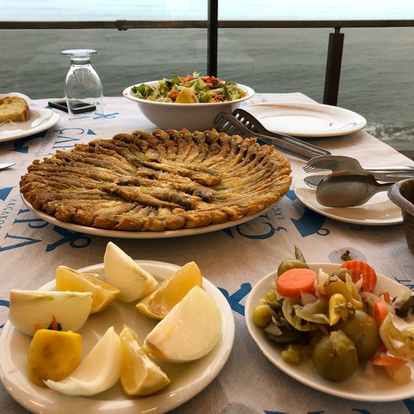 Снимок сделан в Çapa Restaurant пользователем Hakan 2/5/2019