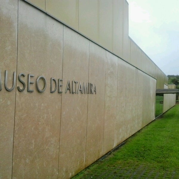 Foto scattata a Museo de Altamira da Hugo E. il 5/22/2013
