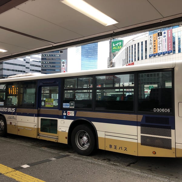 18番のりば 15 Clientes