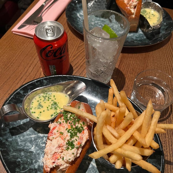 Photo taken at Burger &amp; Lobster by B on 12/9/2023