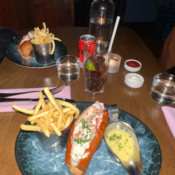 Photo taken at Burger &amp; Lobster by B on 12/6/2023
