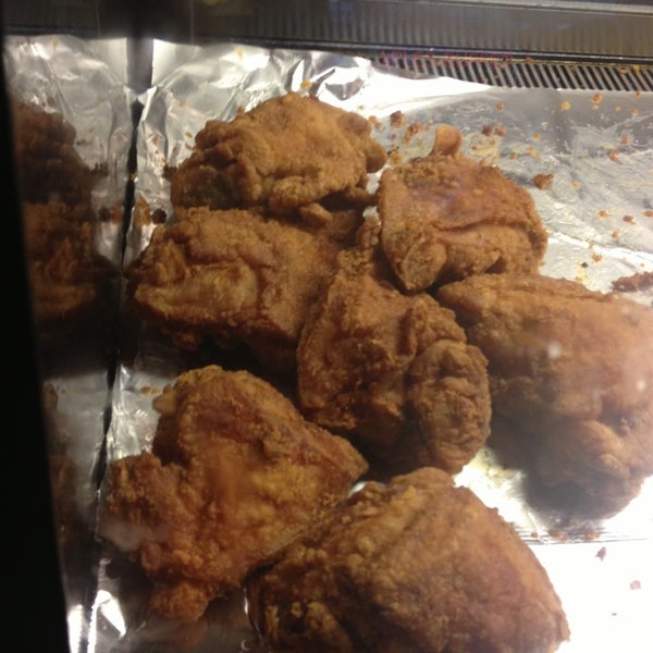 1/24/2013にpaisleyがCharles&#39; Country Pan Fried Chickenで撮った写真