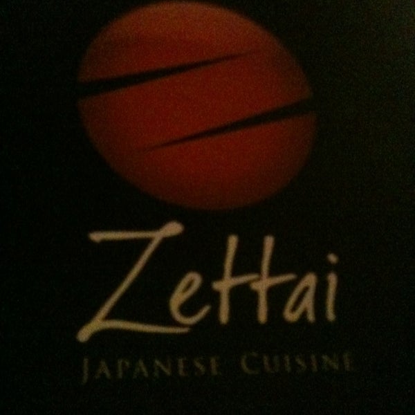 Foto tirada no(a) Zettai - Japanese Cuisine por Kadu Z. em 4/17/2013