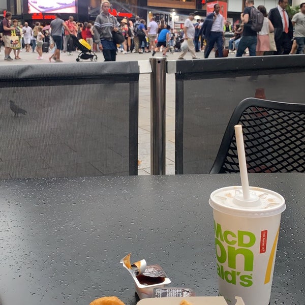 Foto scattata a McDonald&#39;s da SARAS 🌻 il 7/26/2019