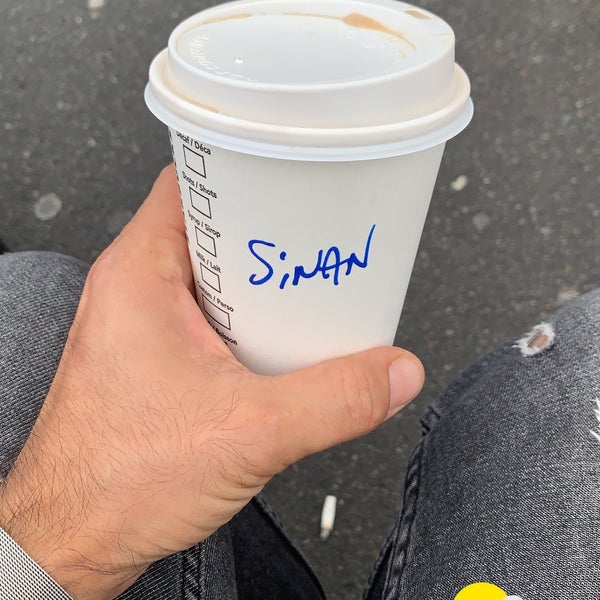 Photo prise au Starbucks par Sinan le10/9/2019