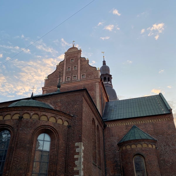 Foto diambil di Rīgas Doms | Riga Cathedral oleh Dominik Č. pada 4/22/2022