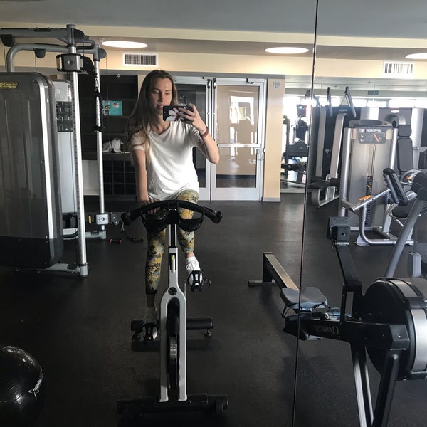 Фитнес клуб берег