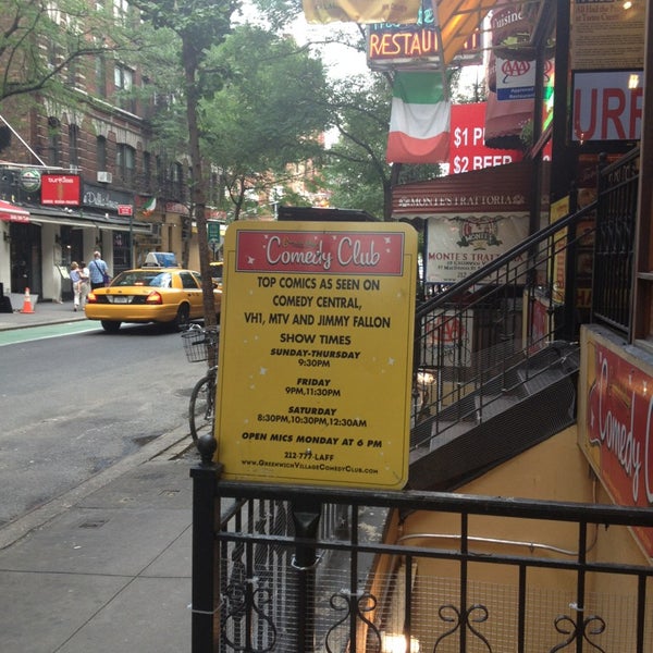 Foto scattata a Greenwich Village Comedy Club da Ashlee V. il 7/8/2013