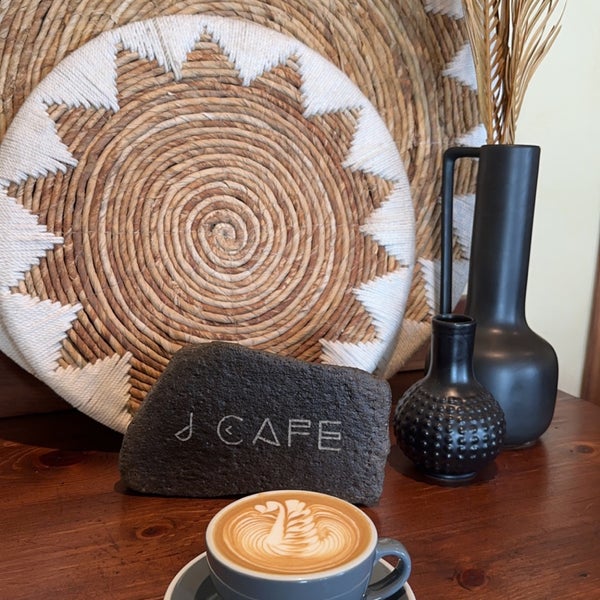 5/9/2023 tarihinde Ghadah .ziyaretçi tarafından J Cafe Specialty Coffee'de çekilen fotoğraf
