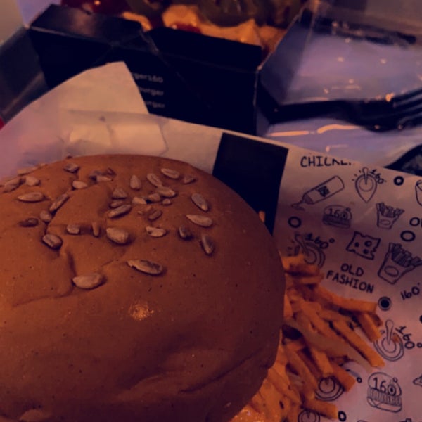 Снимок сделан в 160° Burger пользователем M7MD 🌴🌞 3/13/2022