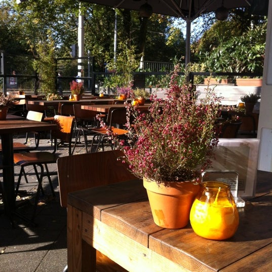 Photo taken at Caffe Milo by Zoran on 10/28/2012