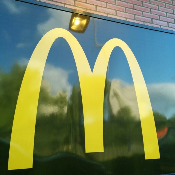 Das Foto wurde bei McDonald&#39;s von Zoran am 6/15/2014 aufgenommen