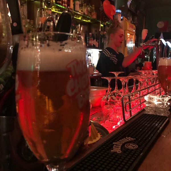 Кафе-бар "new york" адерс в красноярске. Деп бар. Деп бар. Деп бар. Паб стойка.