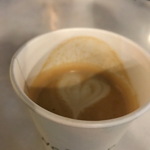 Das Foto wurde bei Wogard Specialty Coffee von Khalid♓️ am 4/3/2019 aufgenommen