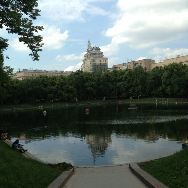 Фото патриарших прудов в москве сейчас