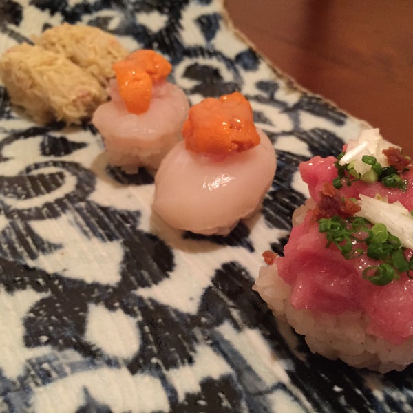 Das Foto wurde bei Sushi Oyama von Jasmine J. am 7/20/2015 aufgenommen