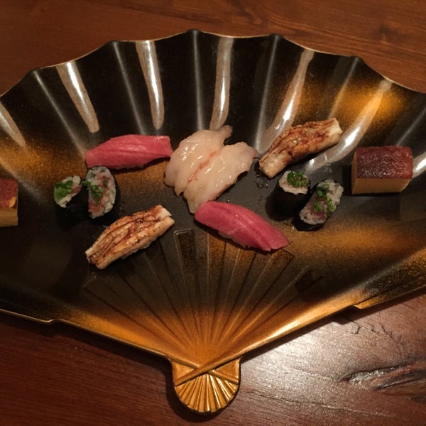 Foto tomada en Sushi Oyama  por Jasmine J. el 7/20/2015