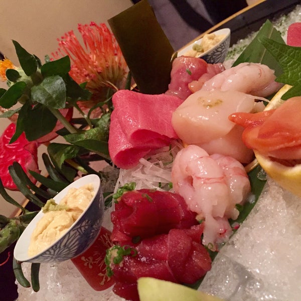 Foto scattata a Sushi Oyama da Jasmine J. il 7/20/2015