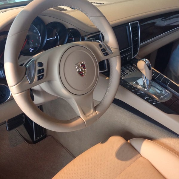 Photo taken at Tom Wood Porsche by Saud Bin Ali on 8/30/2014