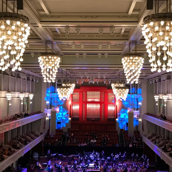 Das Foto wurde bei Schermerhorn Symphony Center von Janice Z. am 2/17/2019 aufgenommen