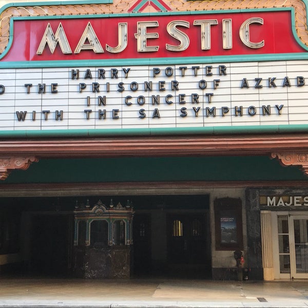 Foto tirada no(a) The Majestic Theatre por Chrystal D. em 12/31/2018
