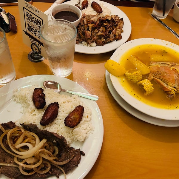 Foto diambil di Sabor De Cuba oleh Alan J. pada 8/31/2023