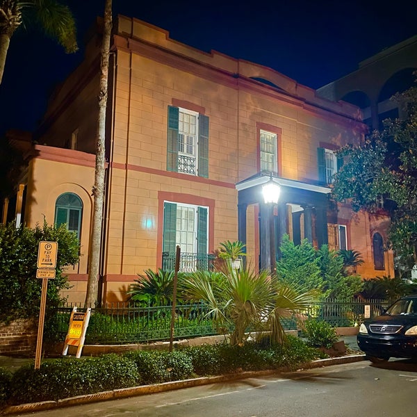 Foto diambil di Sorrel Weed House - Haunted Ghost Tours in Savannah oleh B pada 8/1/2023