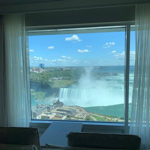 Das Foto wurde bei Niagara Falls Marriott Fallsview Hotel &amp; Spa von عبدالله ✨ am 5/10/2022 aufgenommen