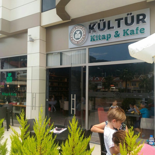 Photo taken at Serin Kültür Kitap &amp; Kafe by Uğur S. on 6/4/2017