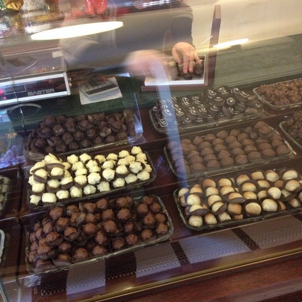 Photos at Mabel Çikolata Kemankeş Karamustafapaşa 11 tips