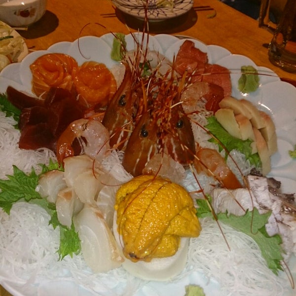 Photo taken at Hatcho Japanese Cuisine by Eiji K. on 10/30/2013