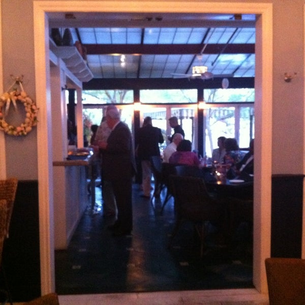 Das Foto wurde bei Garfield&#39;s Restaurant von The $Funding$ Connector am 3/29/2013 aufgenommen